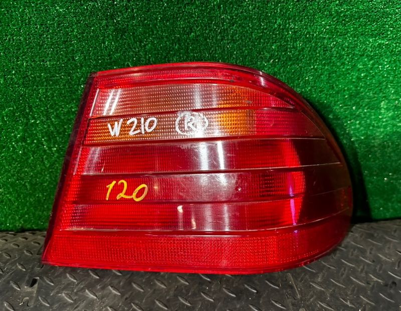 фонарь задний правый Mercedes-Benz E-Класс W210/S210 1998, A2108200264 - фото №1