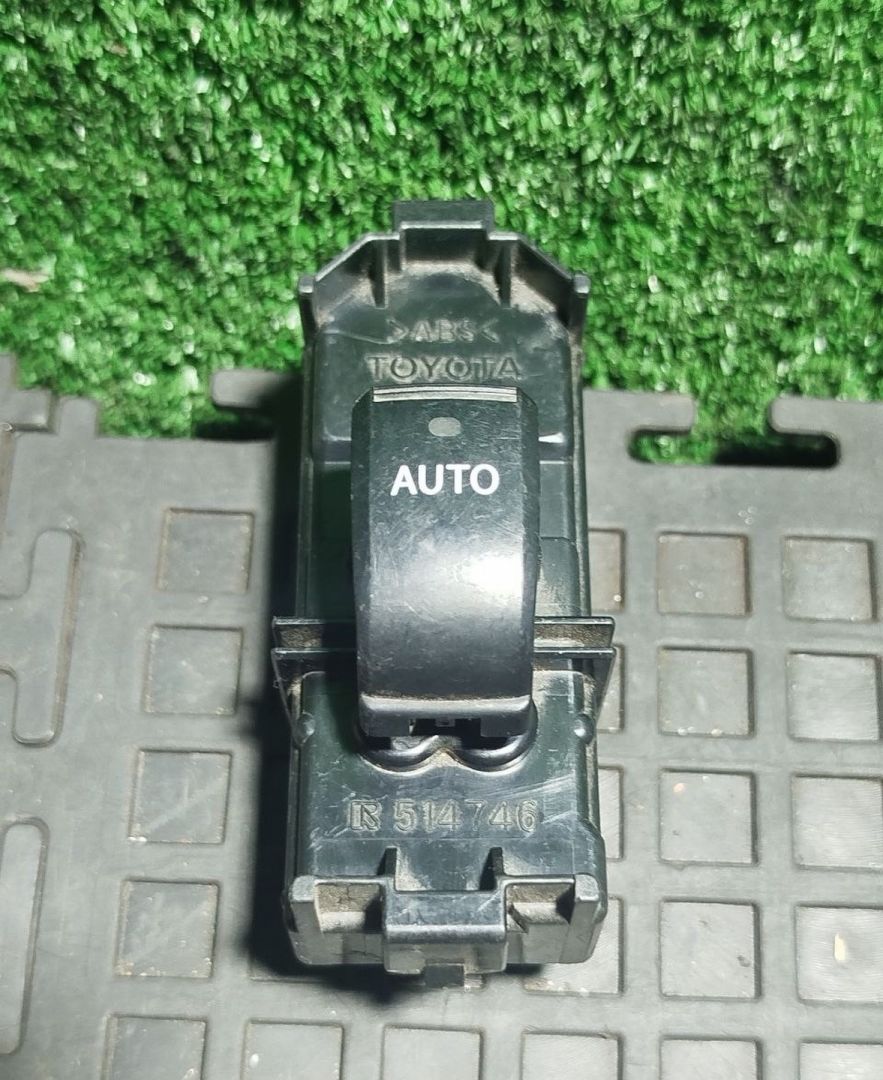 кнопка (выключатель) Toyota Avensis 2 поколение (T250) 2004, 514746 - фото №1