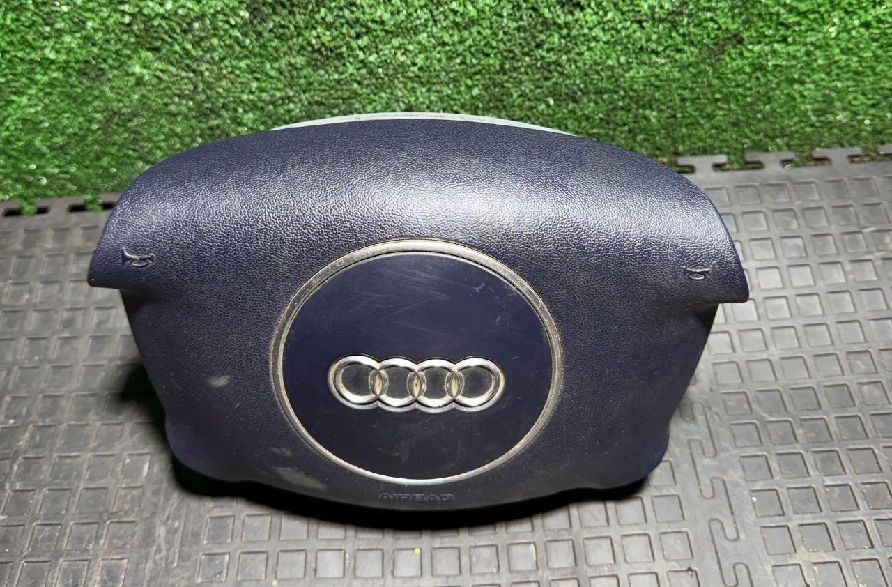 подушка безопасности водителя Audi A4 B6 2004, 8E0880201AA - фото №1