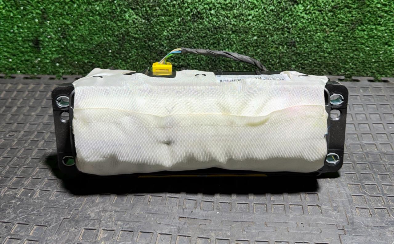 подушка безопасности пассажира Volkswagen Passat B6 2006, 2.0 л., дизель, МКПП, универсал, 3C0880204