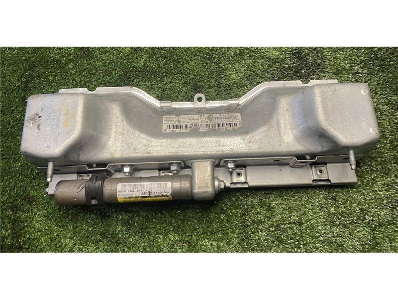подушка безопасности коленная Mercedes-Benz C-Класс W204/S204 2010, 306026999 - фото №1