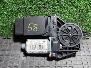 моторчик стеклоподъемника передний правый Volkswagen Passat B5 1999, 3B4837752
