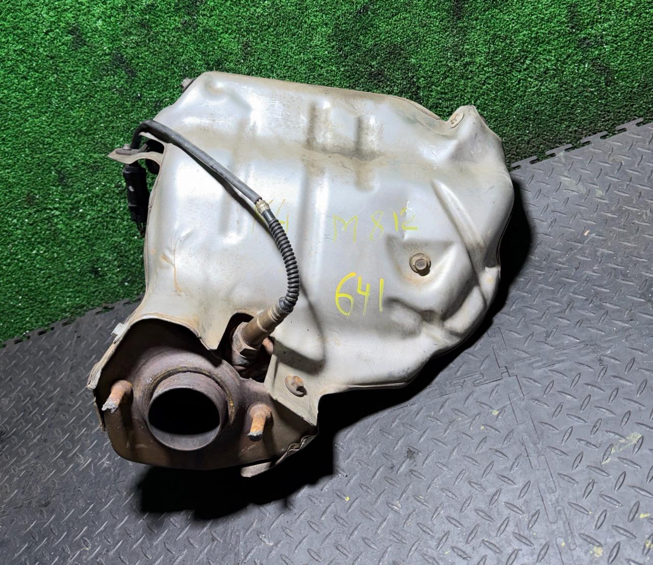 коллектор выпускной Renault Scenic 2 поколение 2005, 1.6 л., бензин, 8200486291 - фото №1