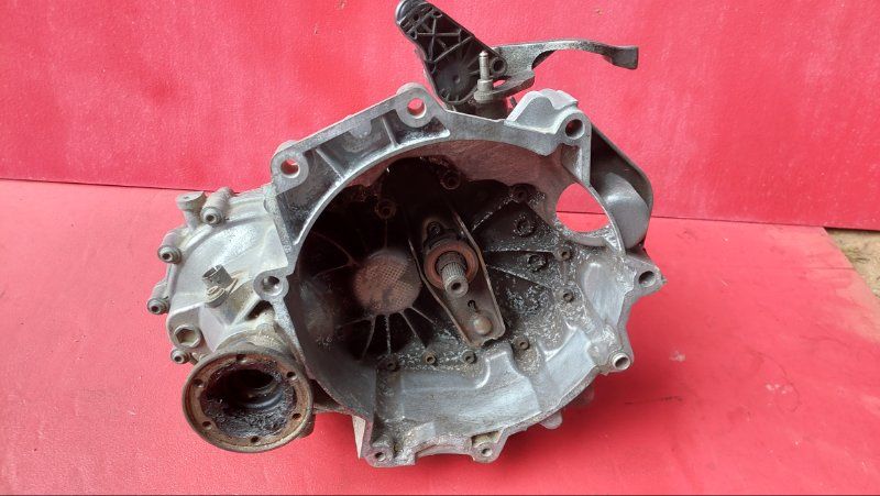 КПП механическая (МКПП) Volkswagen Polo 5 поколение 2011, 1.2 л., CGPB, бензин, 02T300020PX, 02T301103AC - фото №1