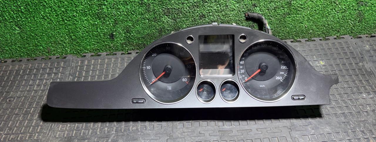 щиток приборов (приборная панель) Volkswagen Passat B6 2006, 2.0 л., дизель, МКПП, универсал, 3145550