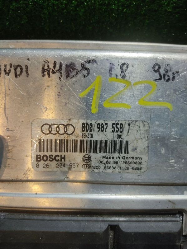 блок управления двигателем Audi A4 B5 1999, 8D0907558T, 261204957 - фото №1