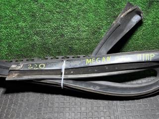 уплотнитель двери Renault Megane 2 поколение 2004