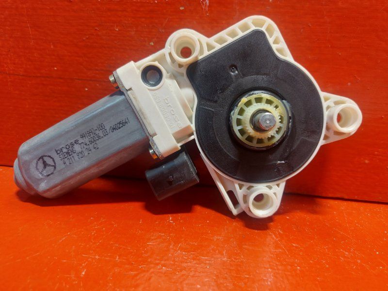 моторчик стеклоподъемника задний правый Mercedes-Benz E-Класс W211/S211 W211 2005, 2118202442 - фото №1