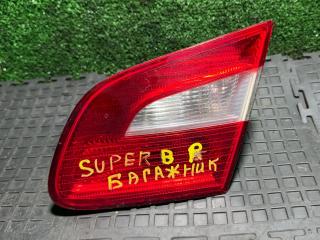 фонарь крышки багажника правый Skoda Superb 2 поколение 2010, 1.8 л., бензин, МКПП, 3T5945094