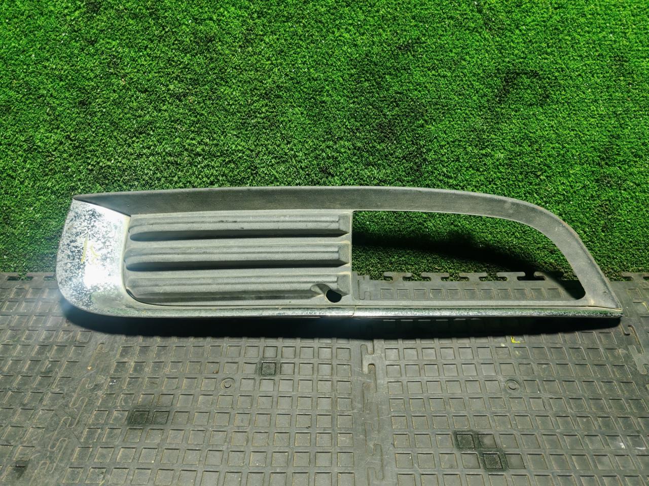 заглушка (решетка) в бампер Opel Insignia 1 поколение (A) 2009, 2.0 л., 551004542, 13238370 - фото №1