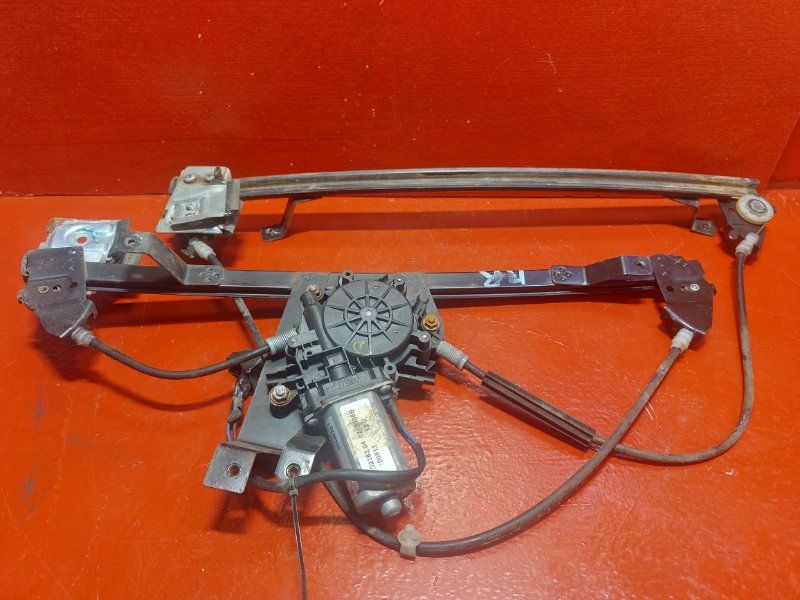 стеклоподъемник передний правый Land Rover Freelander 1 поколение 2002, 2.0 л., 20T2N, дизель, CUH000020 - фото №1