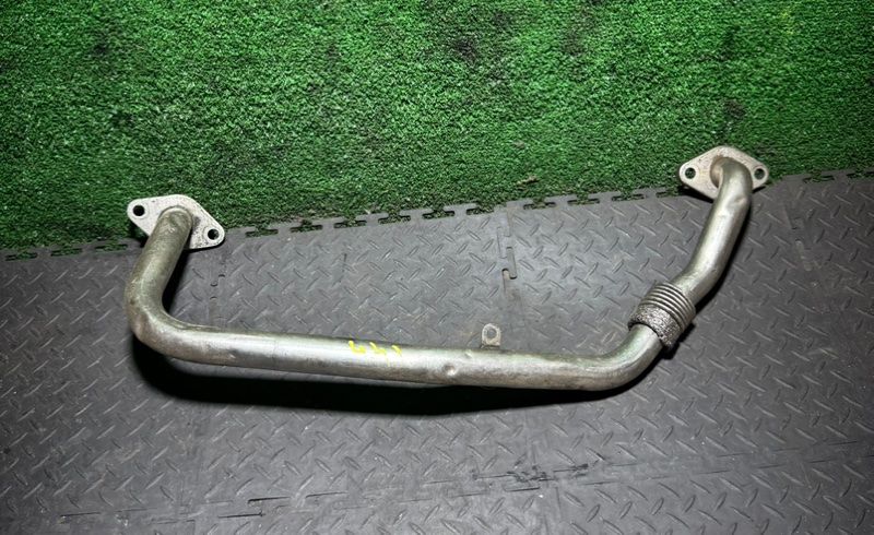 трубка системы рециркуляции EGR Volkswagen Golf 5 поколение 2004, 036131521A - фото №1