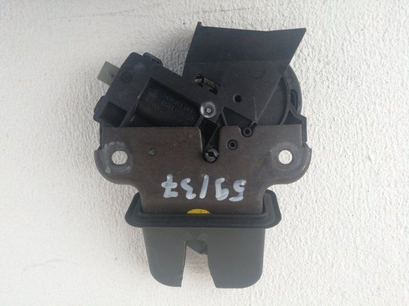замок багажника Volkswagen Passat B6 2006, 2.0 л., BKP, дизель, 4F5827505C - фото №1