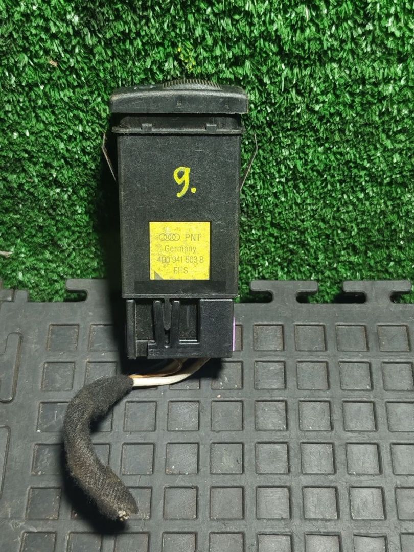 кнопка обогрева заднего стекла Audi A4 B5 1999, 4D0941503B - фото №1