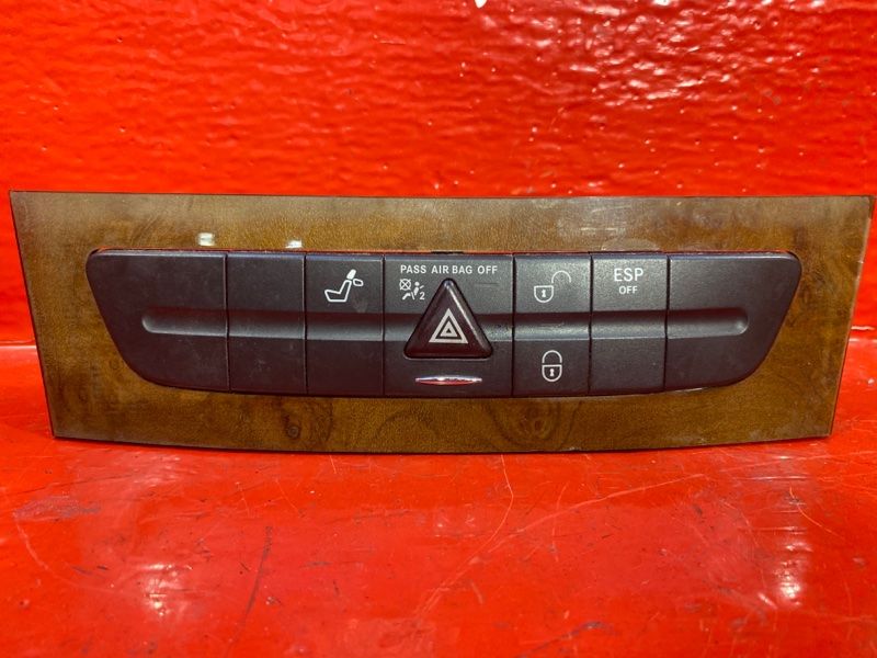 кнопка (выключатель) Mercedes-Benz E-Класс W211/S211 W211 2005, 2118218358 - фото №1