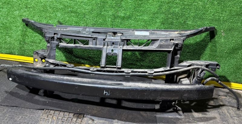 передняя панель крепления облицовки (телевизор) Volkswagen Polo 4 поколение 2004, 1.2 л., 6Q0805588 - фото №1