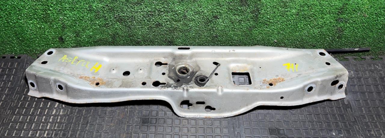 рамка капота Opel Astra H 2005, 1.6 л., бензин, МКПП