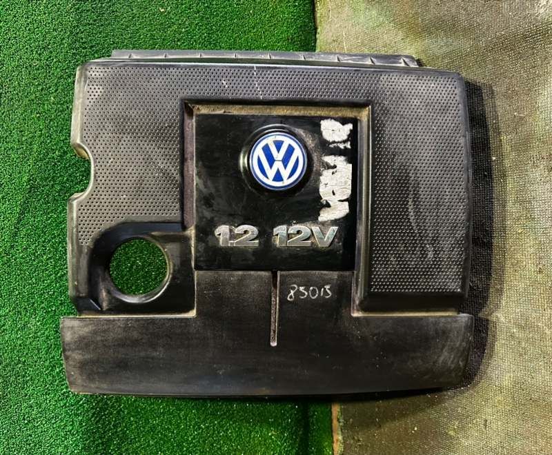 декоративная крышка двигателя Volkswagen Polo 4 поколение 2003, 1.2 л., 03E129607 - фото №1