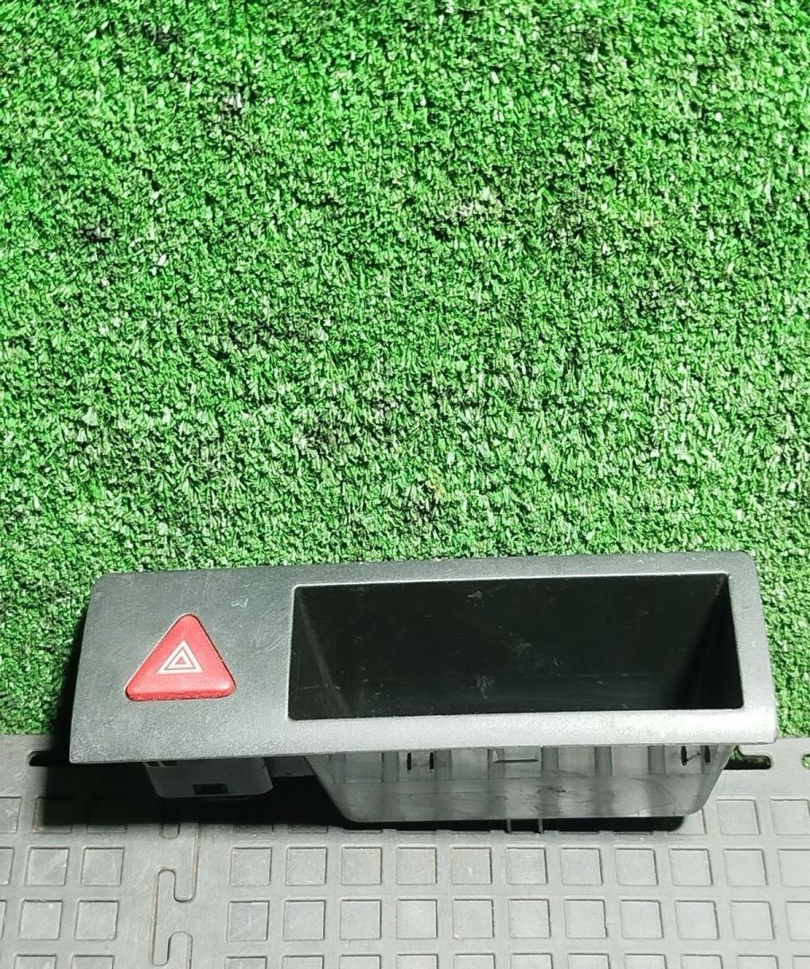 кнопка аварийной сигнализации Volkswagen Transporter T5 2006, 7H0857925 - фото №1