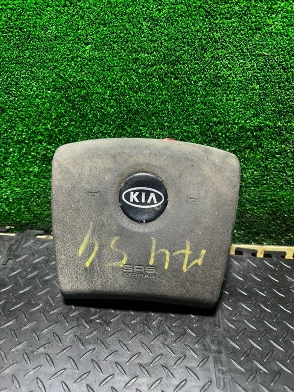 подушка безопасности водителя Kia Sorento 1 поколение 2003, 2.5 л., 5, 69E15 - фото №1