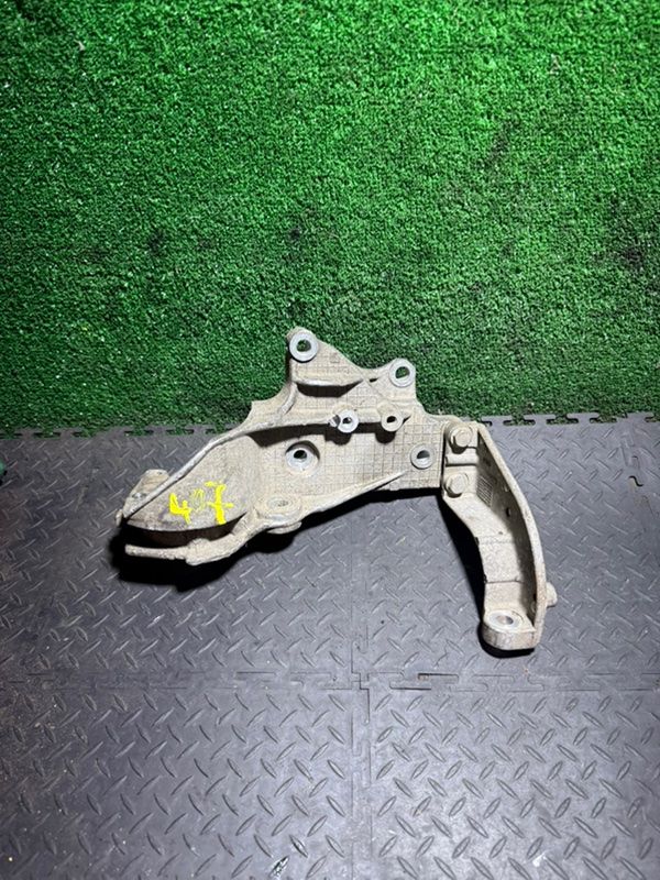кронштейн полуоси Alfa Romeo 156 1 поколение 2001, 46547519 - фото №1