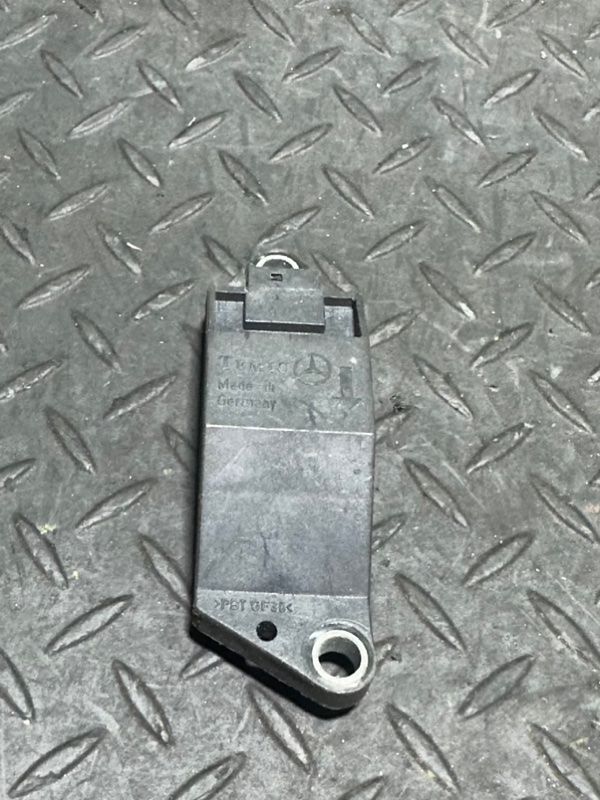 датчик удара Mercedes-Benz E-Класс W211/S211 2005, A0018209326 - фото №1
