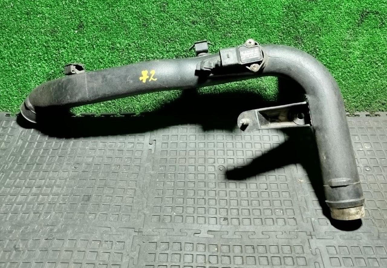 патрубок интеркулера Audi A4 B6 2003, 8D0145840