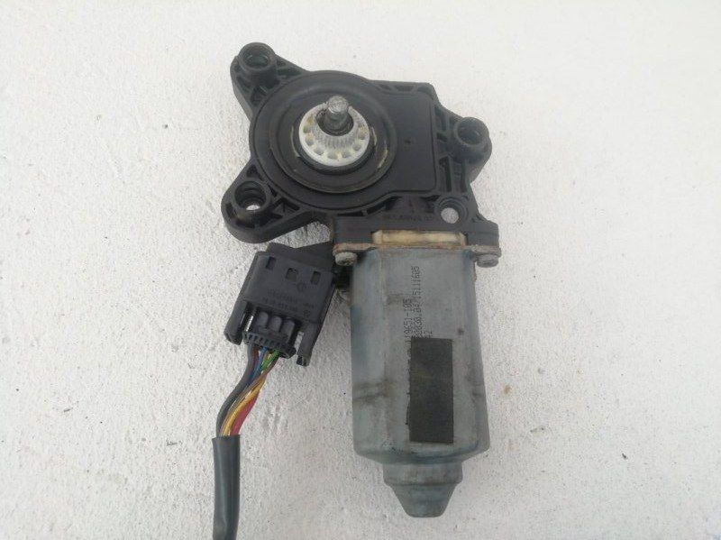 моторчик стеклоподъемника Mercedes-Benz S-Класс W220 1999, OM613, 2208204642 - фото №1