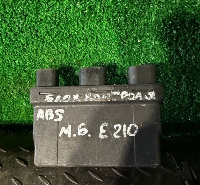 Блок управления ABS/ESP Mercedes-Benz E-Класс W210/S210 1998, A0205451632 - фото №1