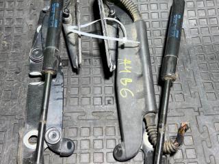петля крышки багажника Audi A4 B6 2004, 1.8 л., бензин, седан, 8E5827301