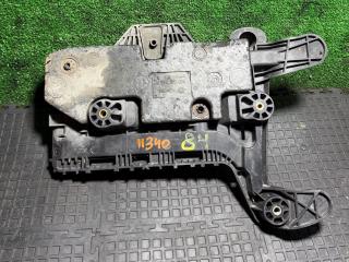 полка аккумулятора Skoda Superb 2 поколение 2010, 1.8 л., бензин, МКПП, 1K0915325A