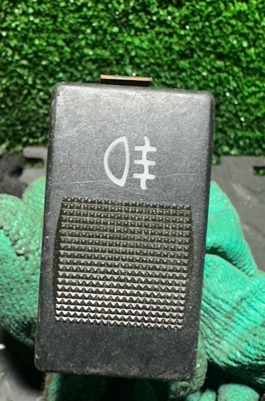 кнопка обогрева заднего стекла Audi A4 B5 1998, 1.9 л., 8D0941503B - фото №1