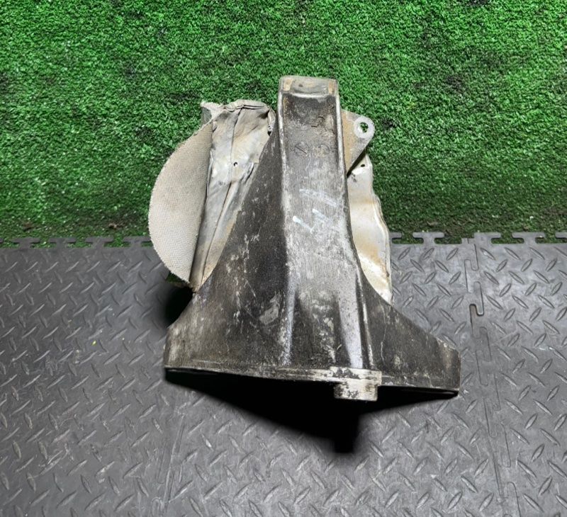кронштейн двигателя Volkswagen Passat B5 1999, 1.9 л., 8D0199308 - фото №1