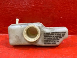 бачок тормозной жидкости Volkswagen Beetle 2 поколение 2001, 1.6 л., AYD, бензин, 204221731