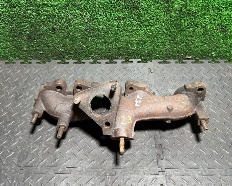 коллектор выпускной Audi A4 B6 2005, 03G253033E - фото №1