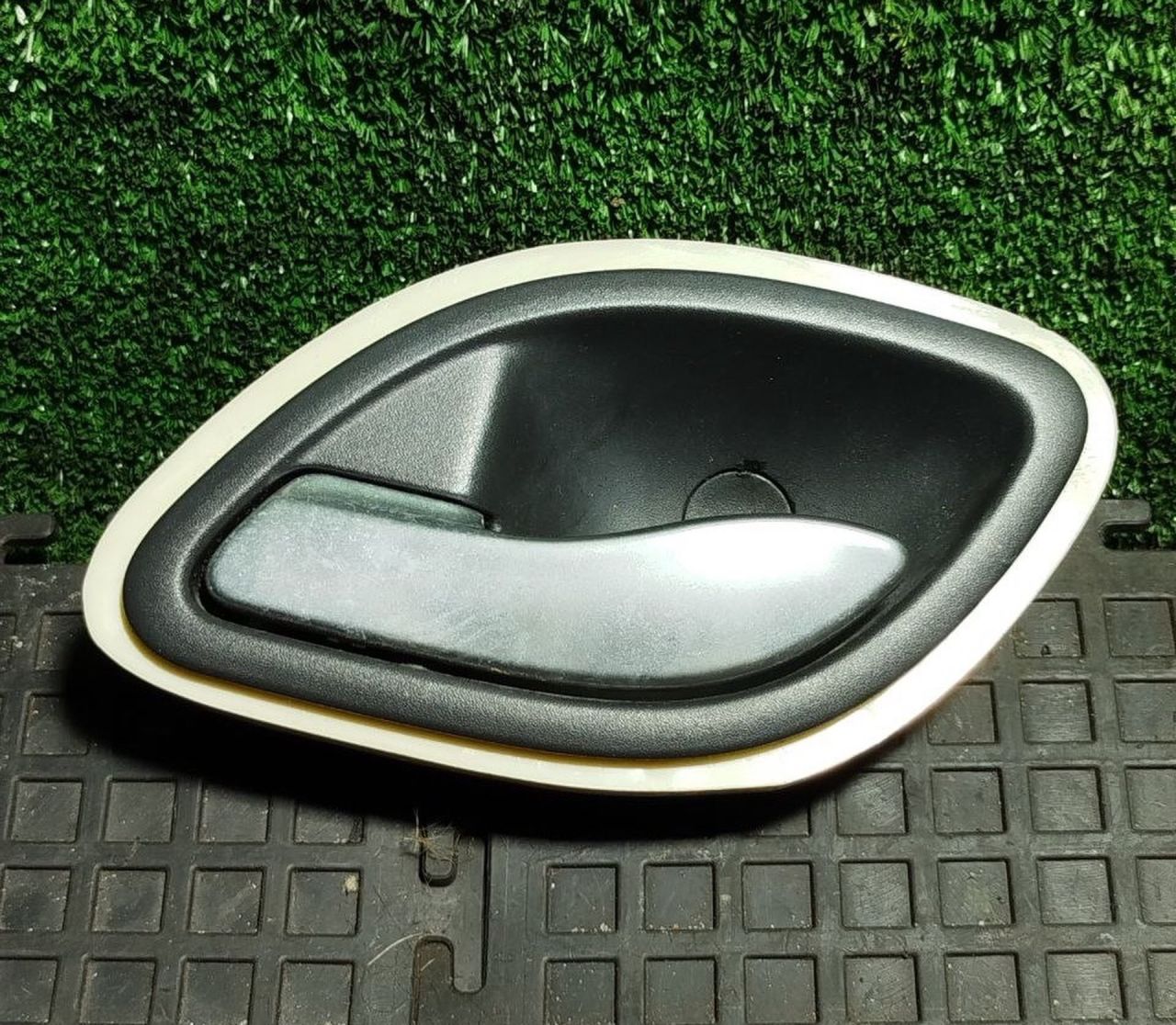 ручка внутренняя передняя левая Renault Espace 4 поколение 2005, 8200000723 - фото №1