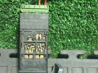 кнопка (выключатель) Land Rover Freelander 1 поколение 2002, 03035004