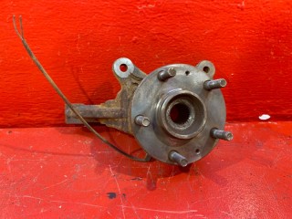 кулак поворотный правый Land Rover Freelander 1 поколение 2002, 2.0 л., 20T2N, дизель, RUB000040