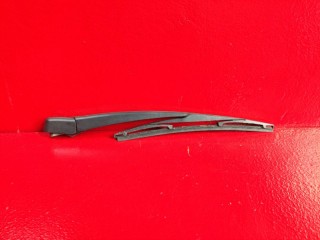 Поводок щетки стеклоочистителя Hyundai i30 1 поколение 2008, 988112L000