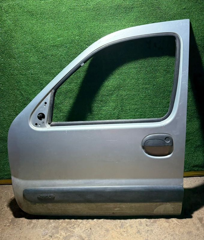 дверь передняя левая Nissan Kubistar 1 поколение 2006, 1.5 л. - фото №1