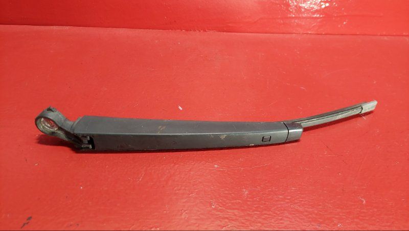 Поводок щетки стеклоочистителя Volkswagen Polo 5 поколение 2011, 1.2 л., CGPB, бензин, 6R6955707B - фото №1