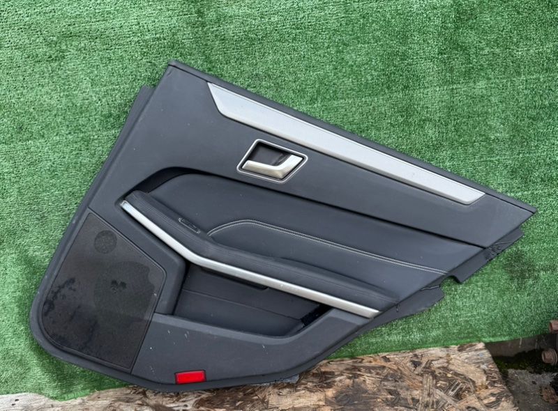 обшивка двери задняя правая Mercedes-Benz E-Класс W212/S212/C207/A207 2012, A2127601061 - фото №1