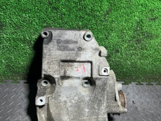 кронштейн компрессора кондиционера Volkswagen Passat B5 2000, 038260885C