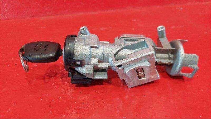 замок зажигания Ford Focus 2 поколение 2008, 1.6 л., SHDA, бензин, 3M513F880AD - фото №1