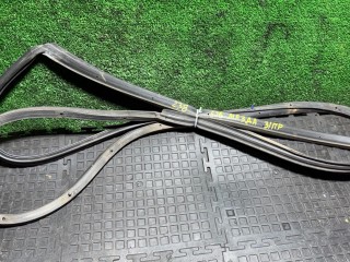 уплотнитель двери Mazda 626 2 поколение 1986