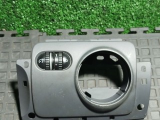 накладка на торпедо (консоль) Volkswagen Golf 5 поколение 2006, 1K2858341