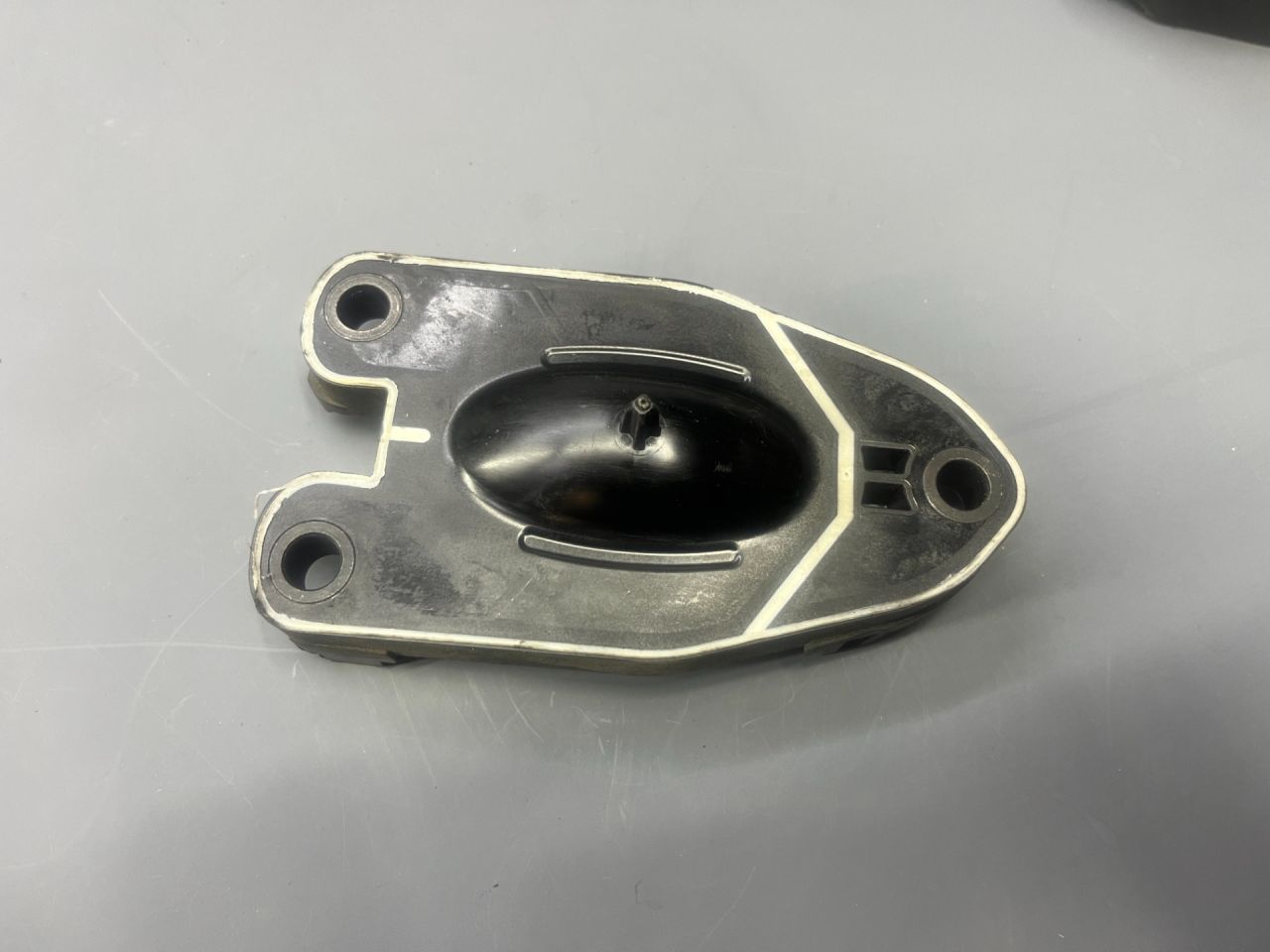 кронштейн (крепление) Mini Countryman 2 поколение F60 2017, 1.5 л., B36 A15 A, бензин, АКПП, c2m, хетчбэк 5 дв., передний привод, 37106862680, 6862680 - фото №1