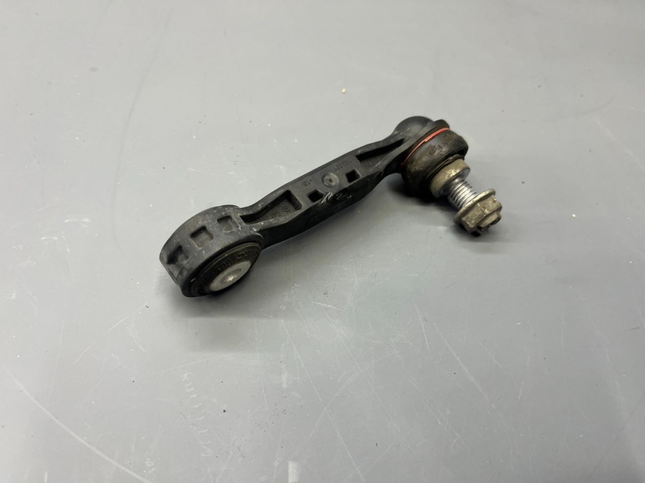 стойка стабилизатора Mini Countryman 2 поколение F60 2017, 1.5 л., B36 A15 A, бензин, АКПП, c2m, хетчбэк 5 дв., передний привод, 33506862865 - фото №1