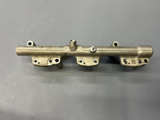 топливная рампа Mini Countryman 2 поколение F60 2017, 1.5 л., B36 A15 A, бензин, АКПП, c2m, хетчбэк 5 дв., передний привод, 13538694197, 8694197, 13537639975, 7639975