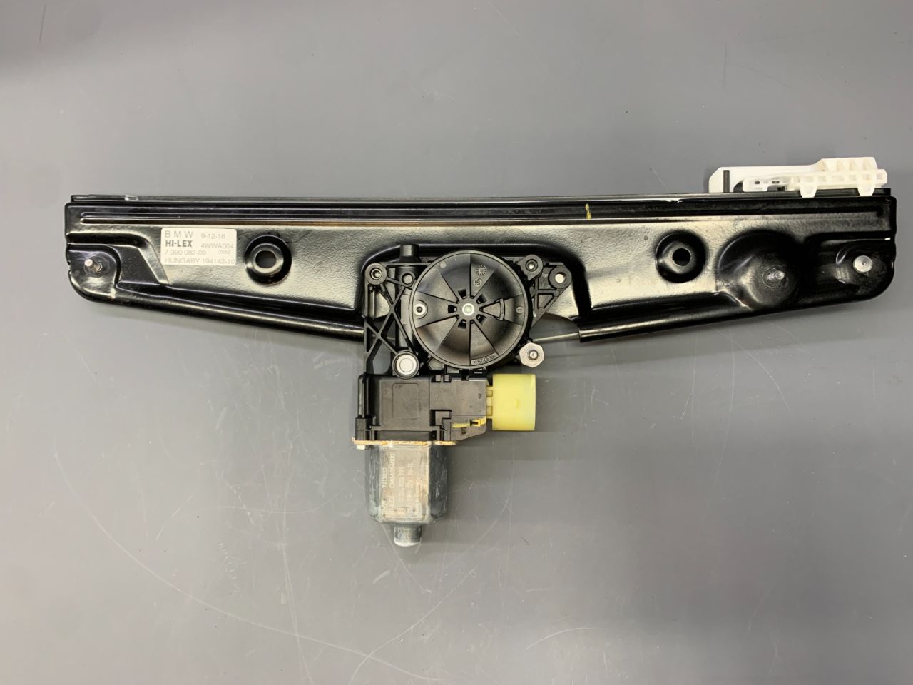 стеклоподъемник задний правый Mini Countryman 2 поколение F60 2017, 1.5 л., B36 A15 A, бензин, АКПП, c2m, хетчбэк 5 дв., передний привод, 51357390244, 67627413052, 7390082, 7390244, 7413052 - фото №1